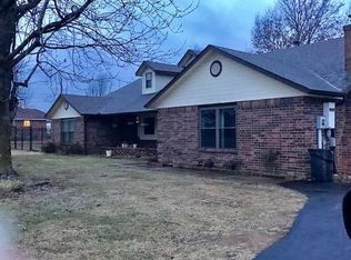 812 S Primrose Rd, Lowell, AR 72745