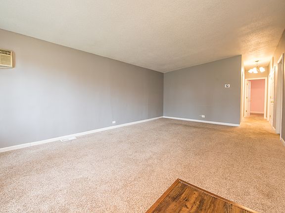 5th image of 7915 W 98th St