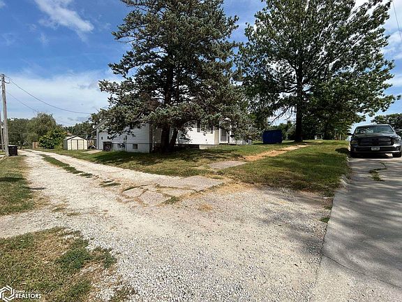4th image of 302 NW 7th St
