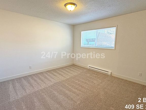 4th image of 401 SE 27th Ave #409
