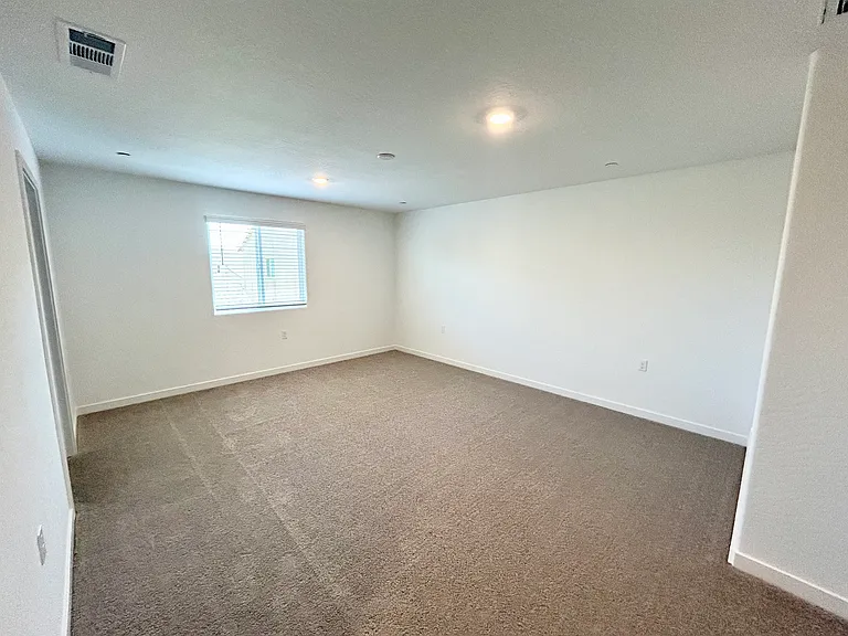 4480 Bellaire Ave — Photo 19