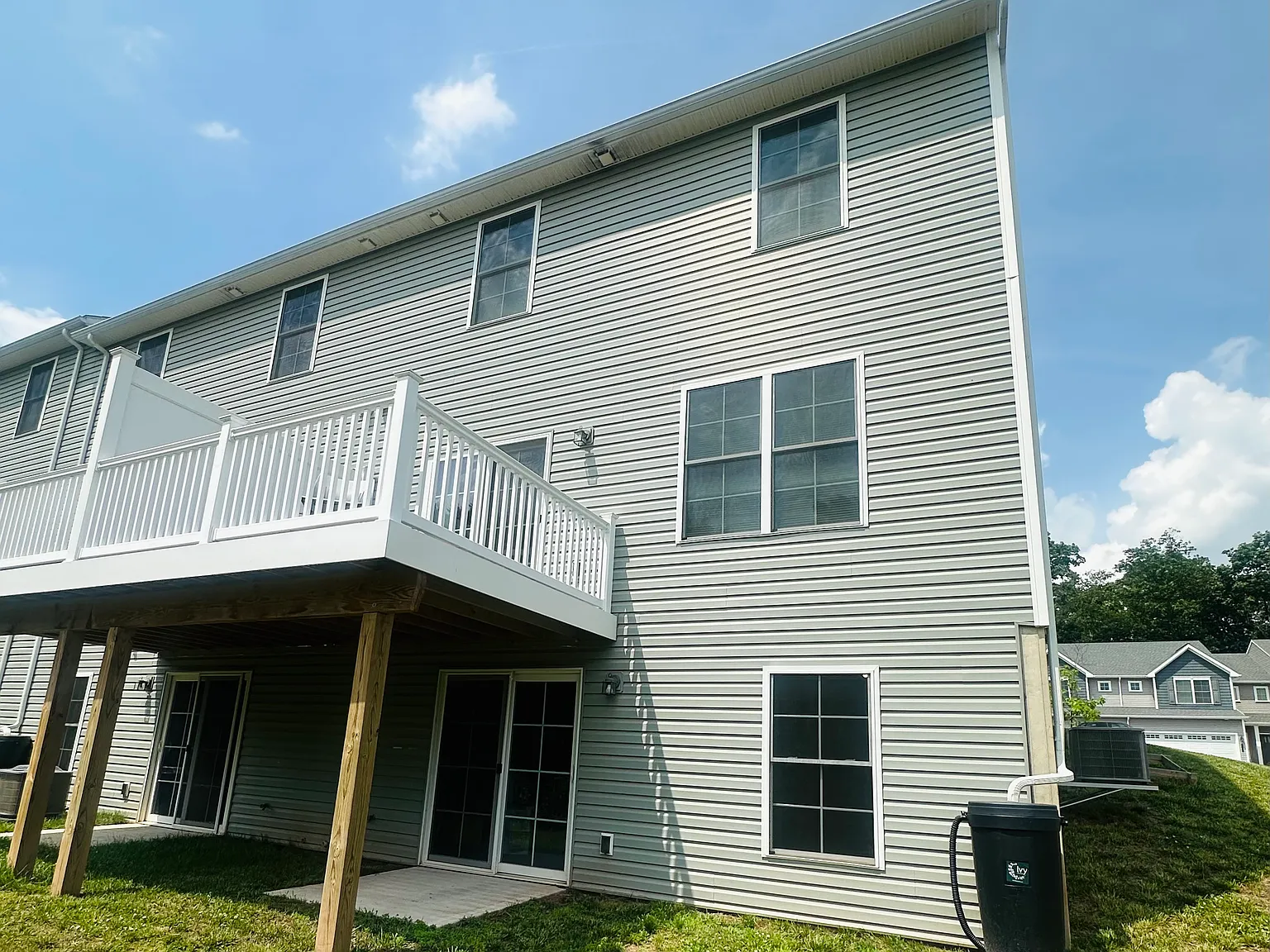 3 bed, 1576 sqft, $2,200 — Photo 4