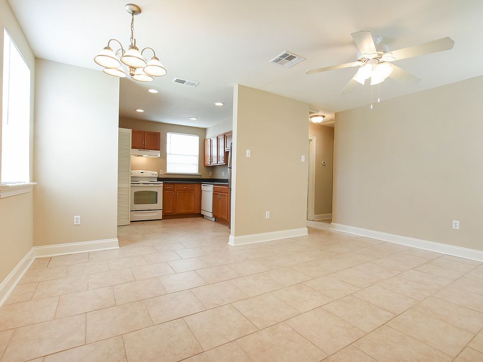 1st image of 441 Helios Ave