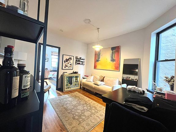 2nd image of 4 Orchard St #1D