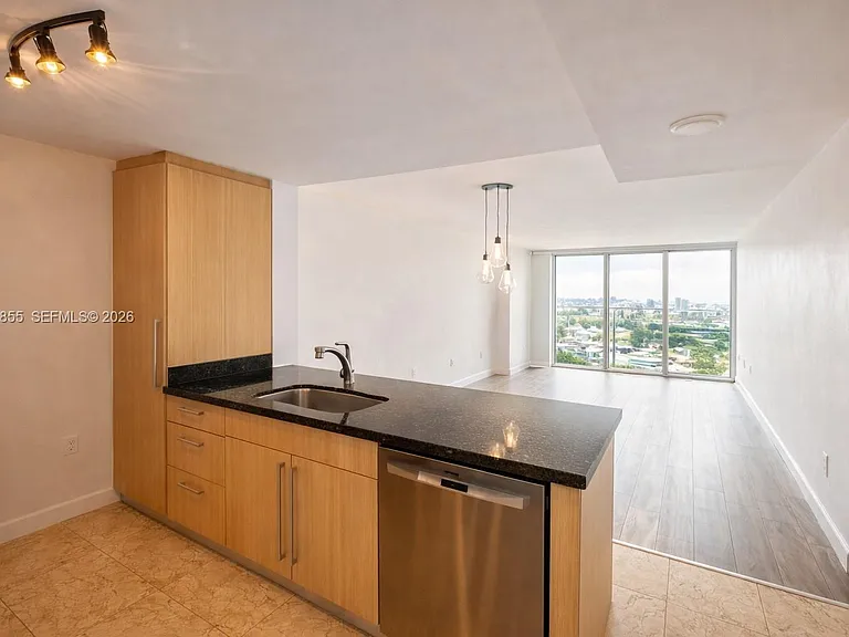 10275 Collins Ave #1428 — Photo 29