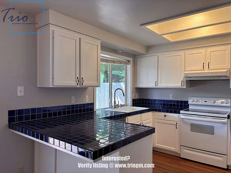 694 Driftwood Dr — Photo 5