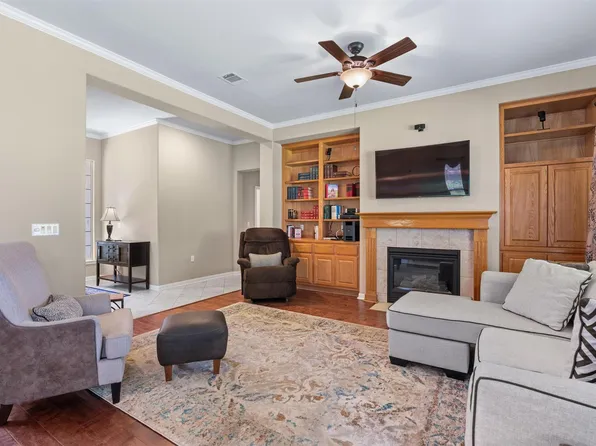 110 Persimmon Ln, Georgetown, TX 78633