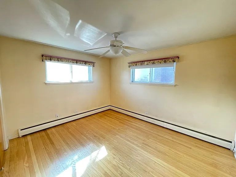 9437 Burlington Ave #3 — Photo 20