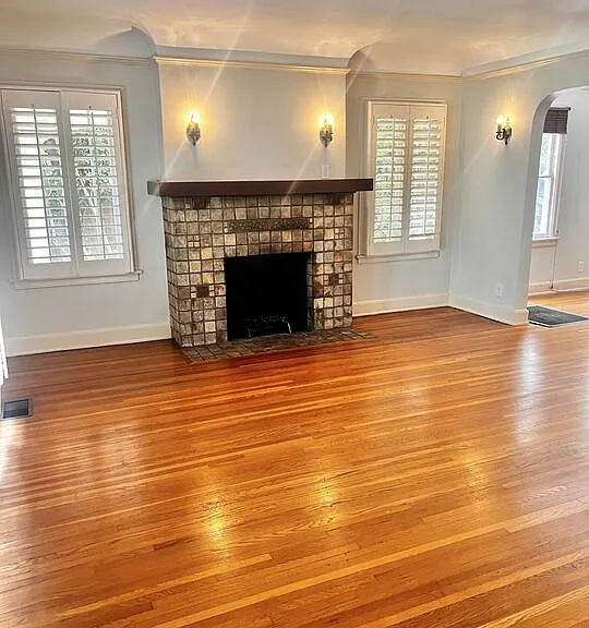 153 N Irving Blvd — Photo 3