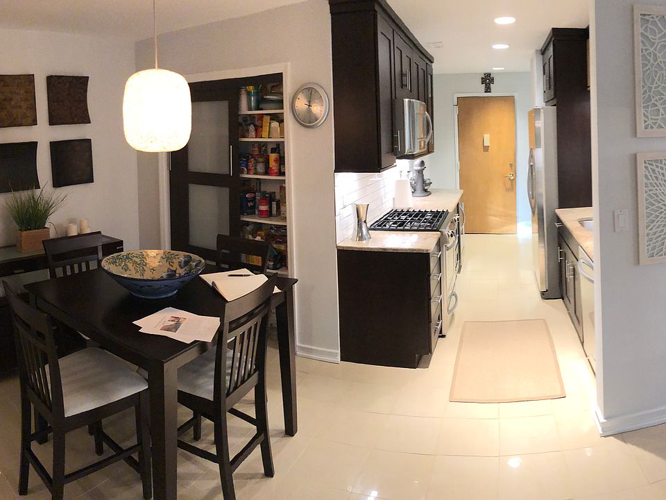 Eat in kitchen