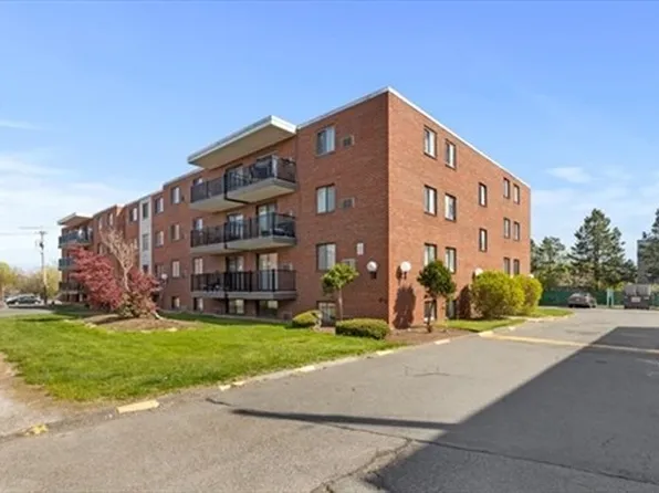 1100 Governors Dr APT 24, Winthrop, MA 02152