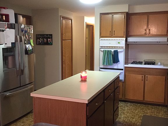 2nd image of 330 Lambourne Ave