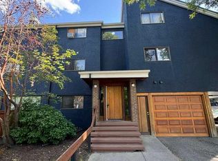 1605 N 16th Ave SW #207, Calgary, AB T3C1A2