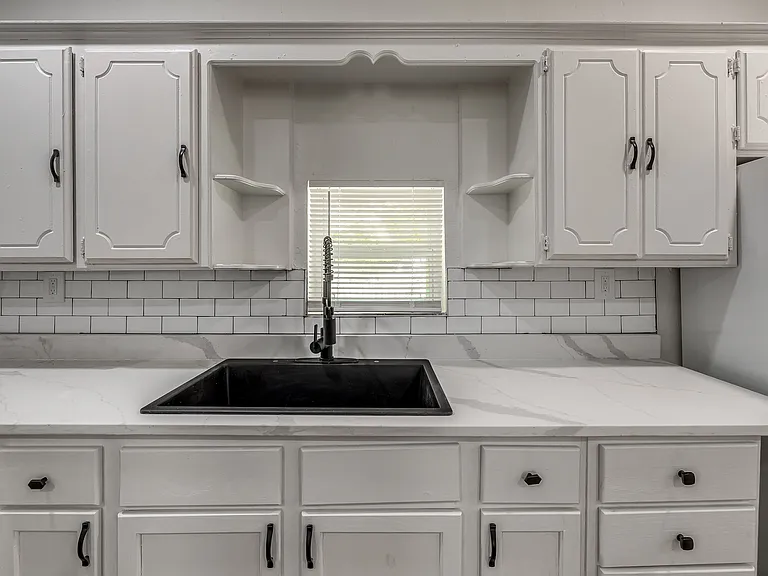 515 W Martin St — Photo 18