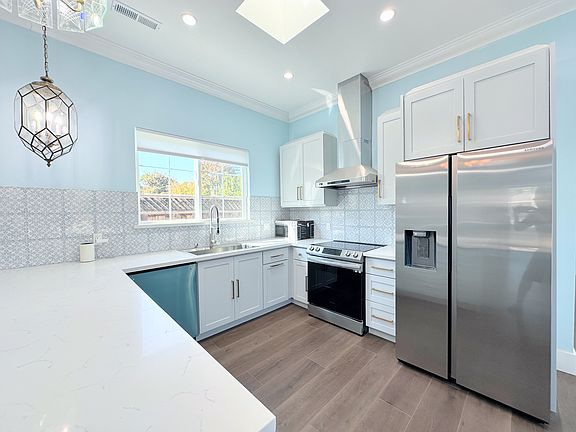 4th image of 3215 Jade Ave