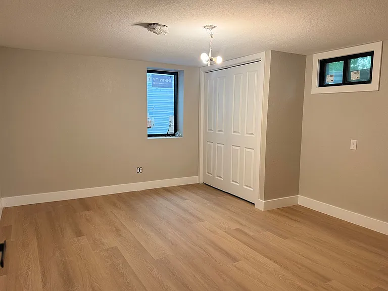 3033 Dickens Ave — Photo 13