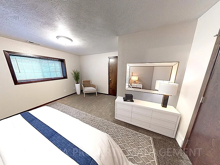 Horizon Properties — Photo 38