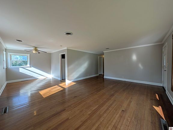 2nd image of 126 Lakeview Dr