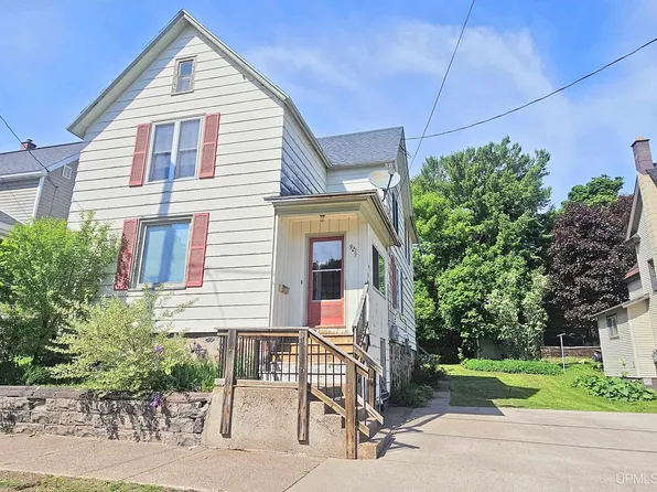 921 Elm St, Hancock, MI 49930