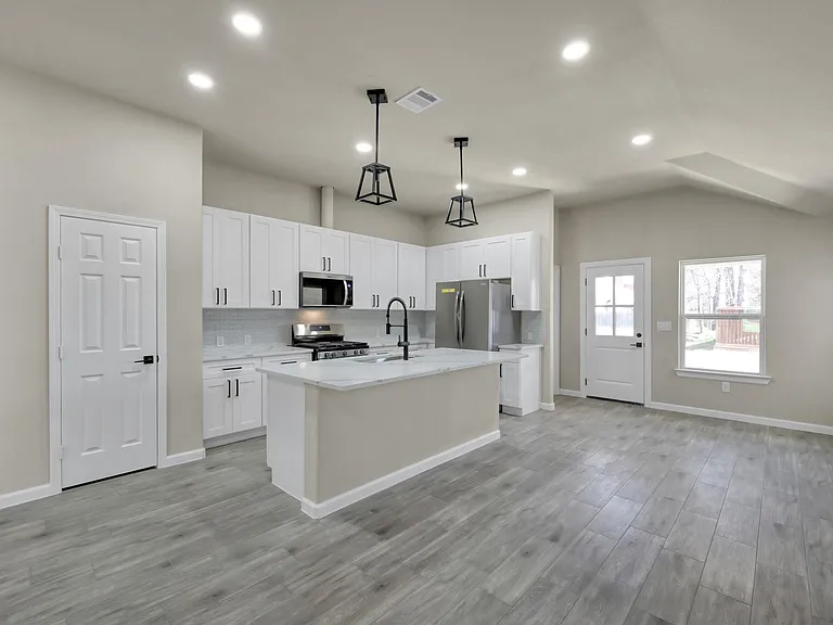 106 Harbor Court Dr — Photo 11