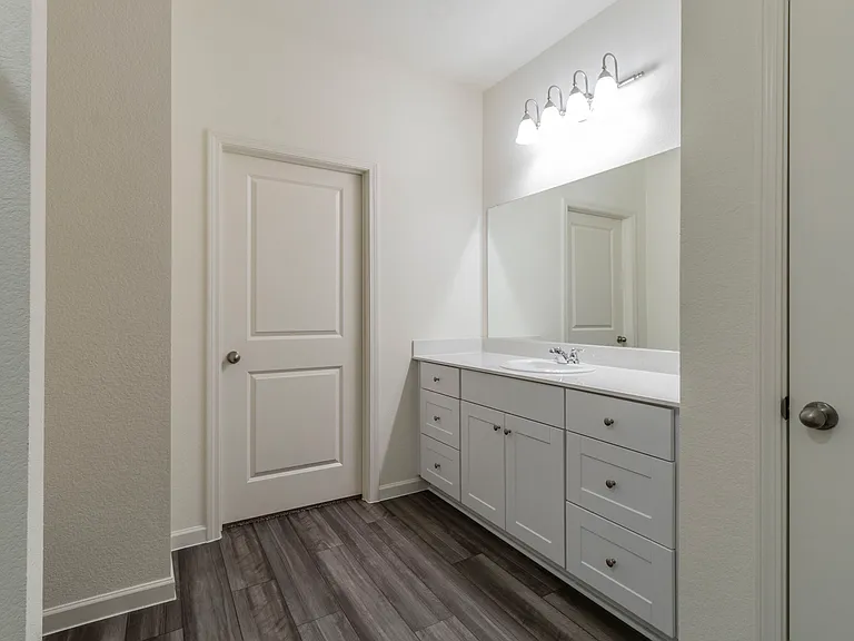 1888 Everglades Dr — Photo 10