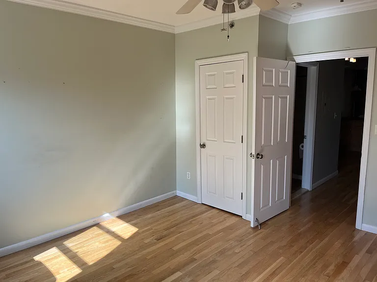 479 Monmouth St #3R — Photo 9