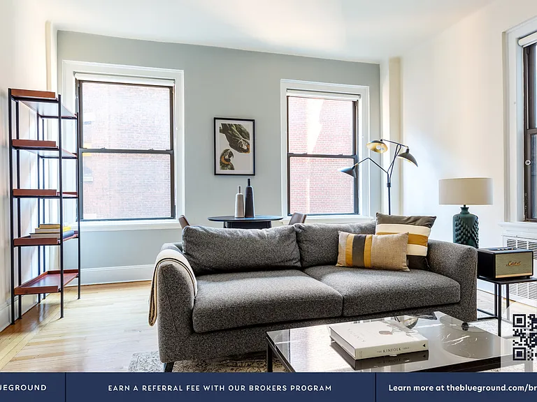 952 5th Ave #4B — Photo 4