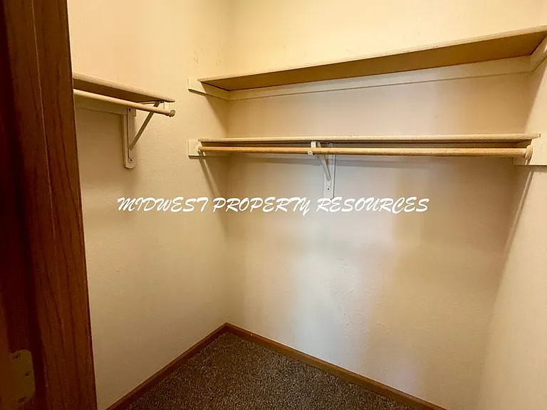 503 N Austin St — Photo 9