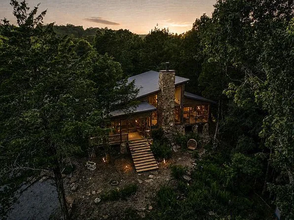 97 Shadow Ridge Rd, Searcy, AR 72143