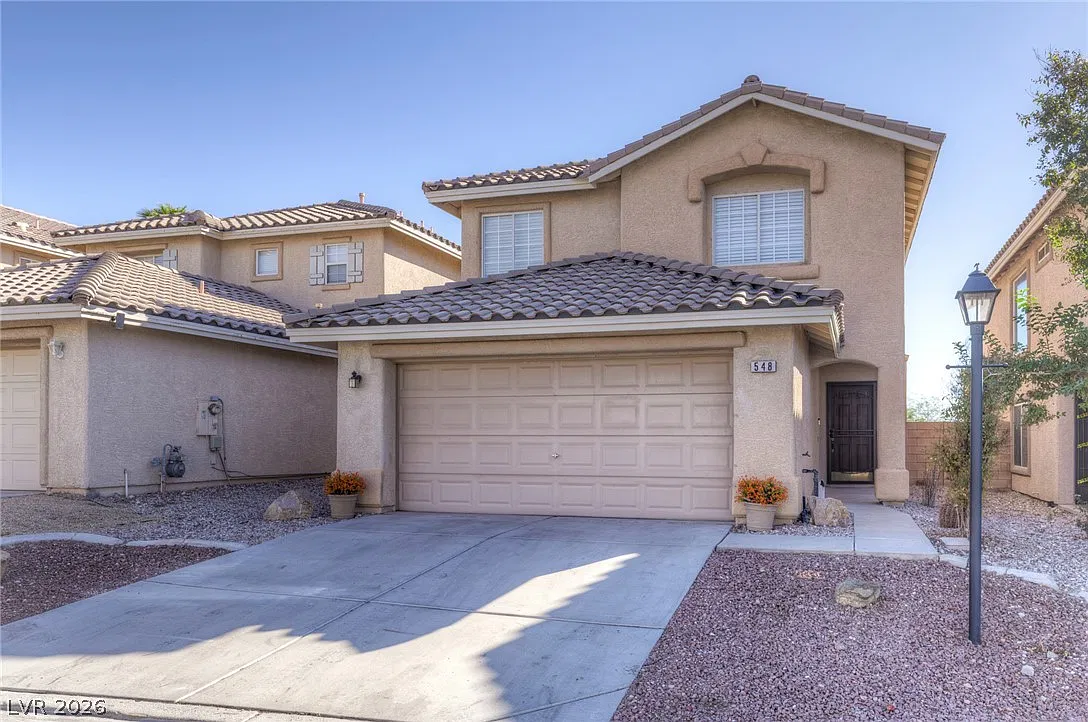 3 bed, 2.5 bath, 1683 sqft, $2,500 — Photo 3