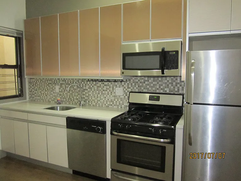 140 Ralph Ave #3A — Photo 1