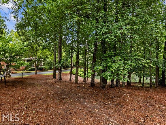 5th image of 130 Stone Pond Ln