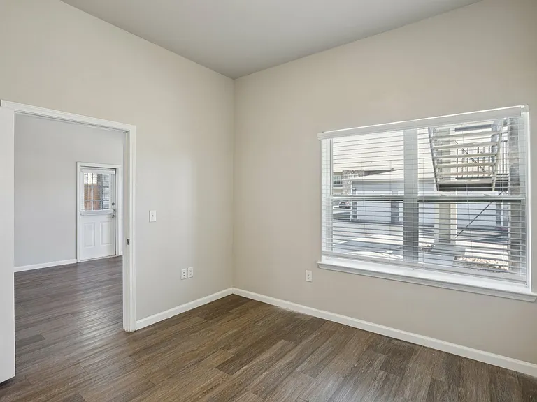 Horseshoe Apartments — Photo 19