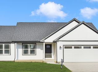 717 Cates Dr, Mahomet, IL 61853