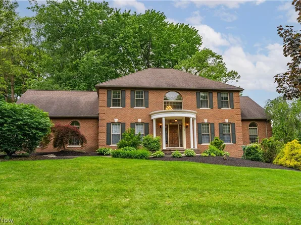5205 Foxchase Ave NW, Canton, OH 44718