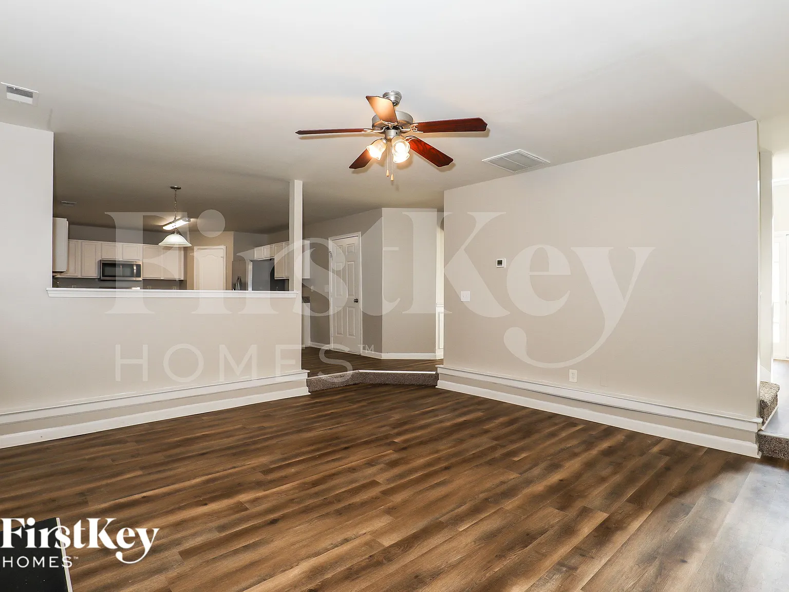 4 bed, 3.0 bath, 2762 sqft, $2,100 — Photo 2