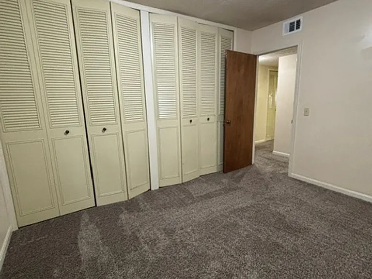 690 College Dr — Photo 8