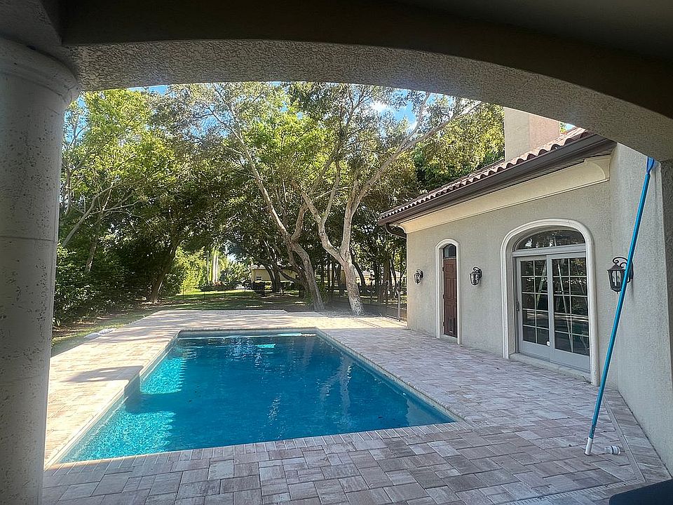 1st image of 7367 Savoy Ct