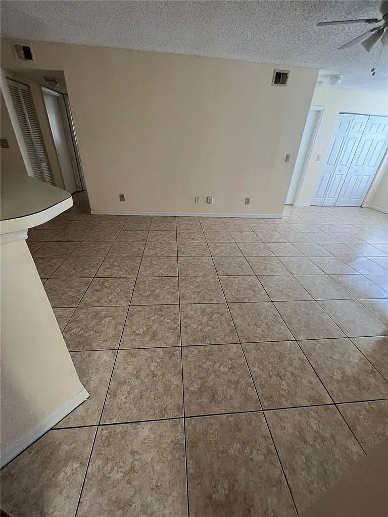 2 bed, 2.0 bath, 1065 sqft, $2,125 — Photo 4