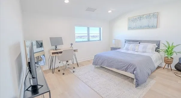 5 Harbor Front Plz — Photo 19