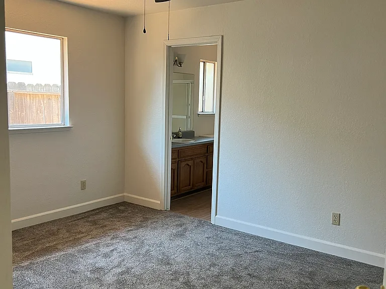795 Railroad Ave — Photo 29