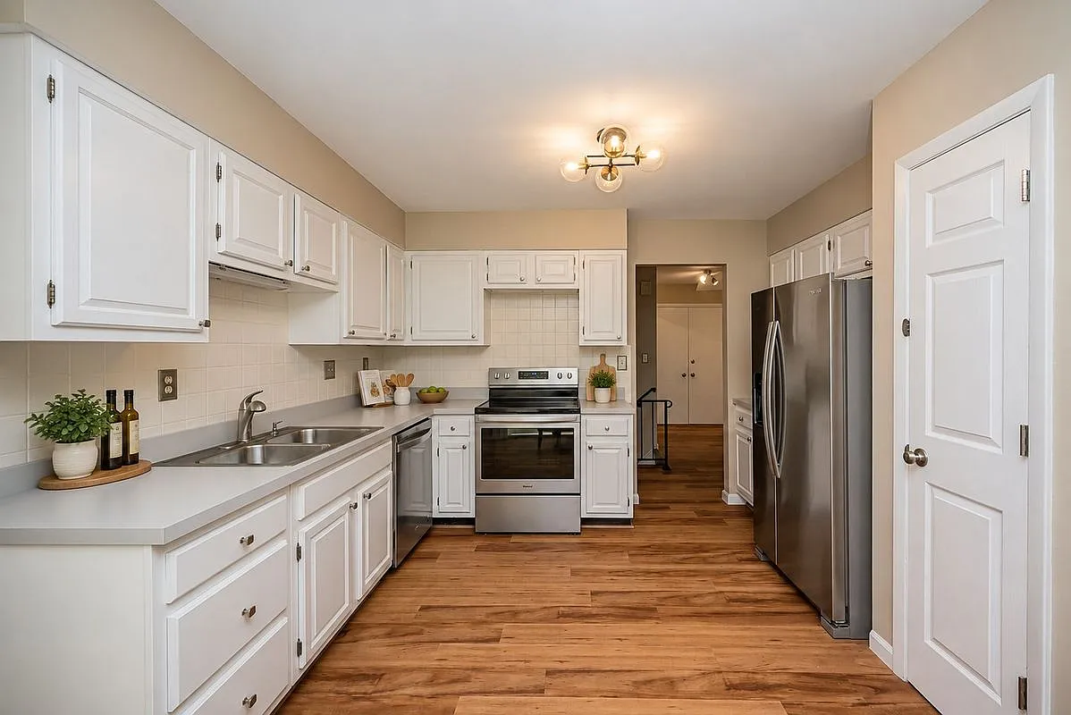 3 bed, 3.0 bath, 1536 sqft, $2,650 — Photo 4