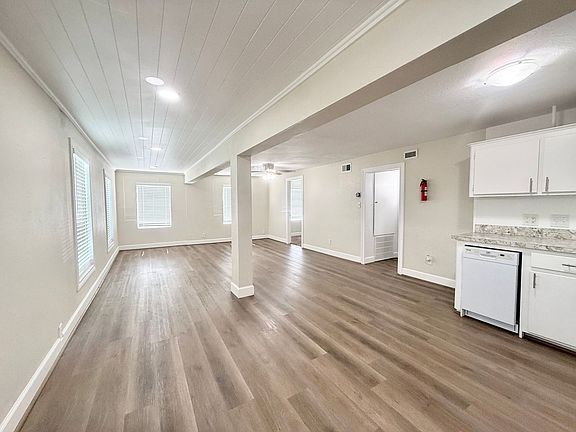 3rd image of 414 Murex St