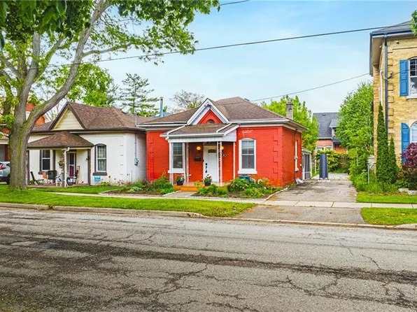 18 Duke St, Brantford, ON N3T 3T3