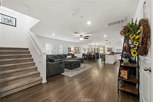 23049 Old Lake Dr Photo 1