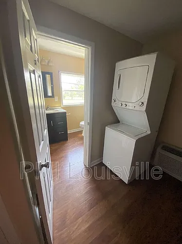 1302 Main St #C Photo 1