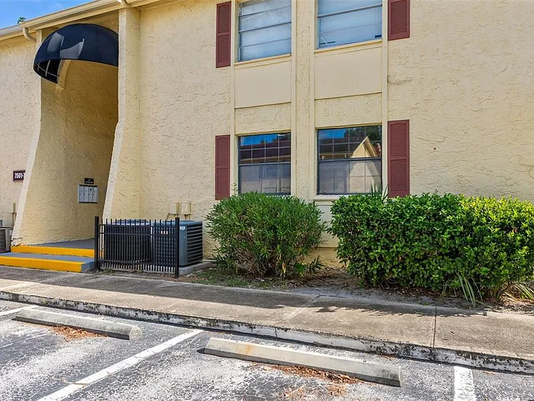 7501 Dolonita Dr #7501 — Photo 2
