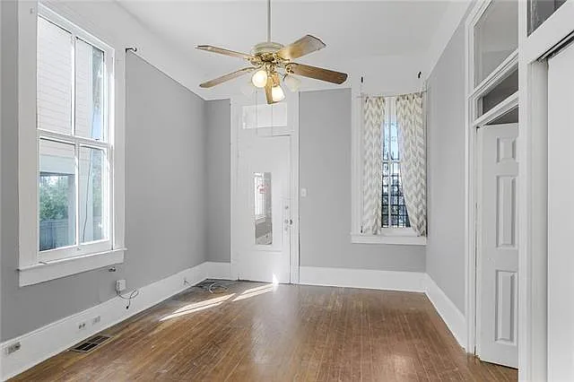 4909 Carondelet St #1/2 — Photo 8