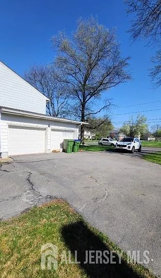 29 Ventnor Dr — Photo 3