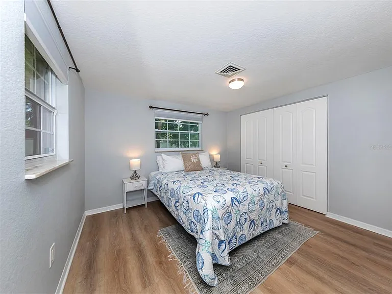 6115 Carlton Ave — Photo 16